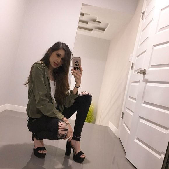 Meet your Posher, Angeles - Picture 1 of 1